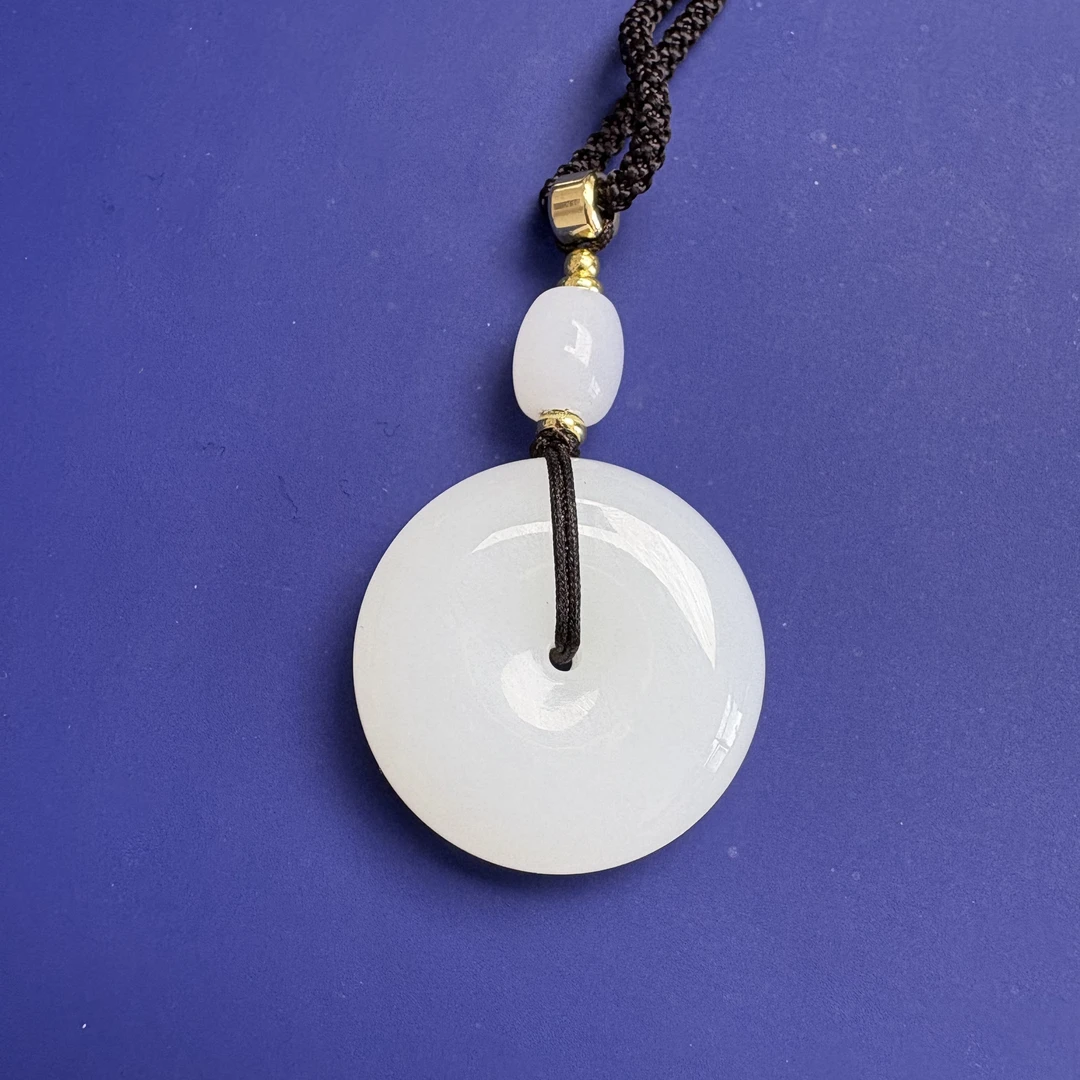 爆款精品和田玉平安扣 保真和田玉