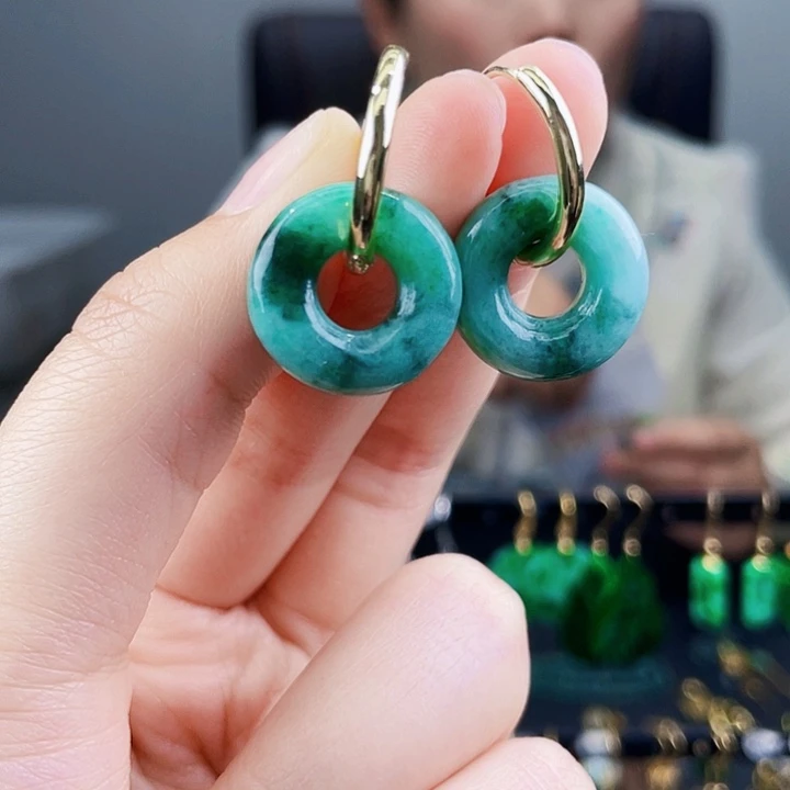 翡翠耳饰未镶嵌饰品