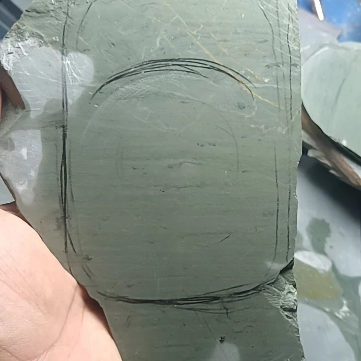 喇嘛崖老坑上层鸭头绿料子