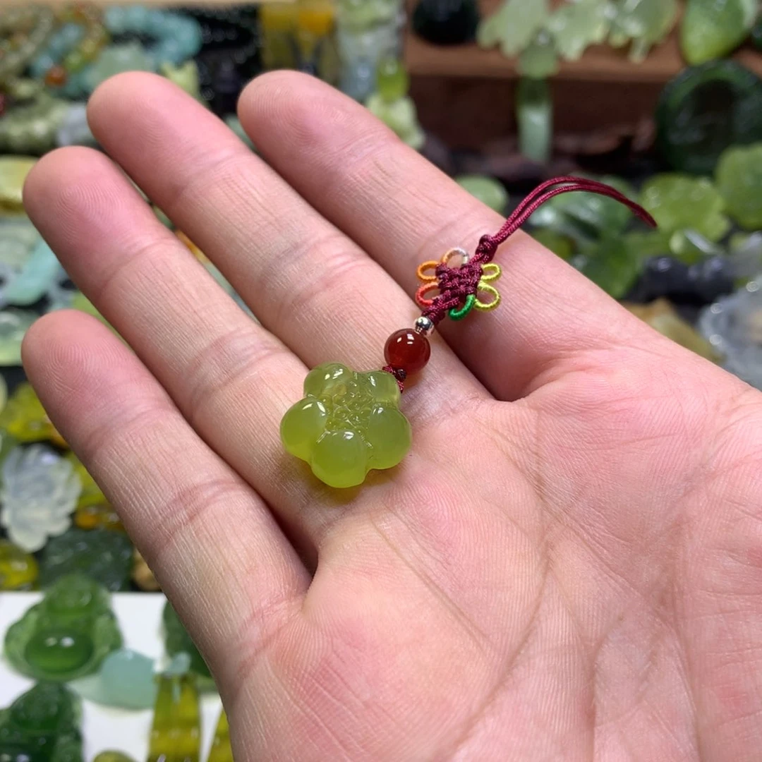 岫玉未镶嵌颈饰花花