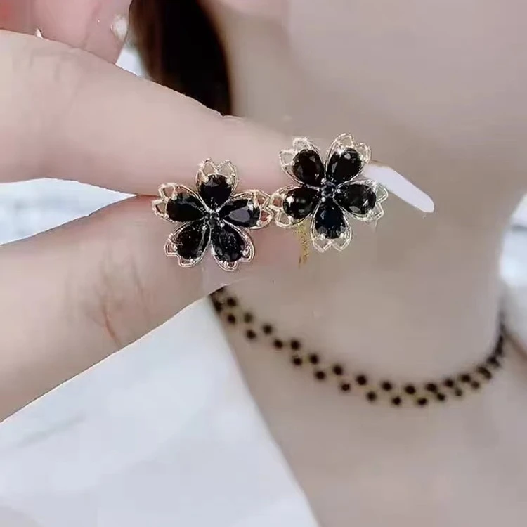 铜合金耳饰 轻奢高级感精致时尚黑色甜美耳环女N0739
