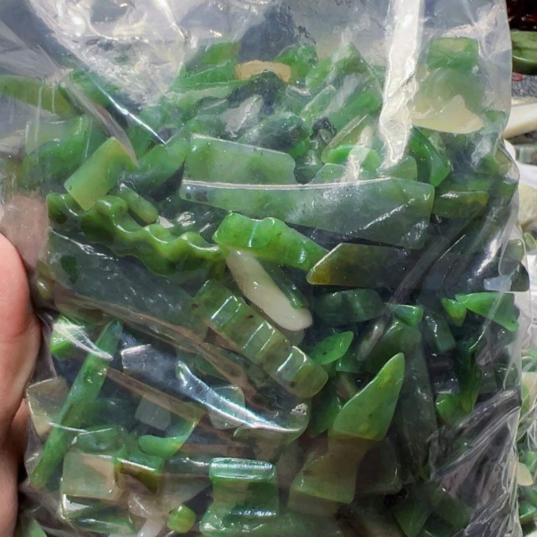 和田玉（糖玉）未镶嵌珠宝半成品风***斋