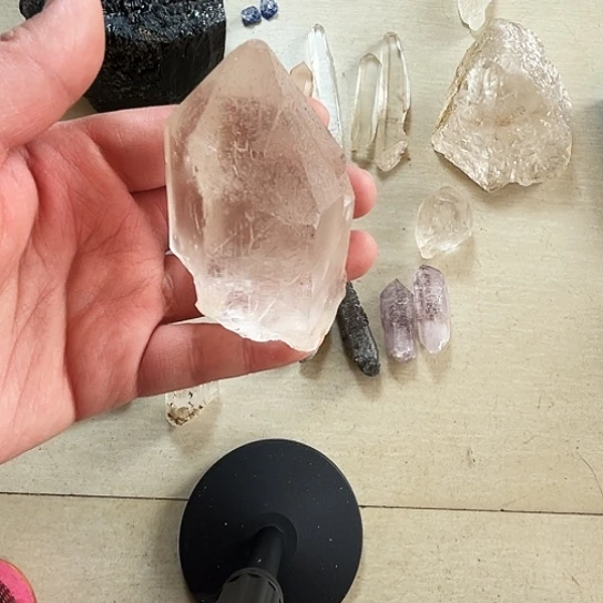 赖****水晶未镶嵌珠宝半成品