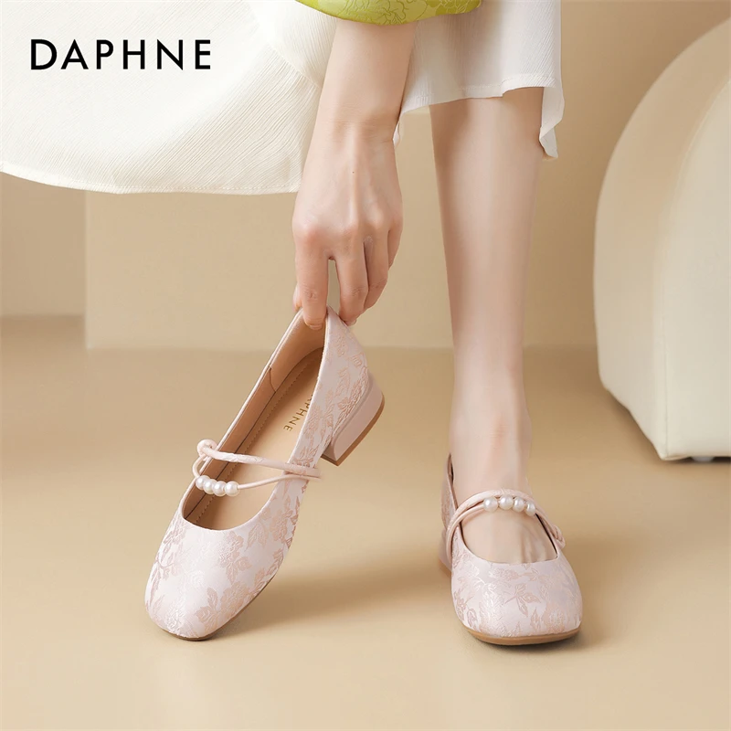 达芙妮刺绣方头女单鞋2025年新款时尚复古法式气质配裙子玛丽珍鞋