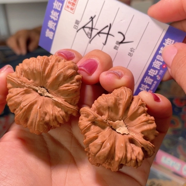 把件核桃42左右全品无修红皮凹底
