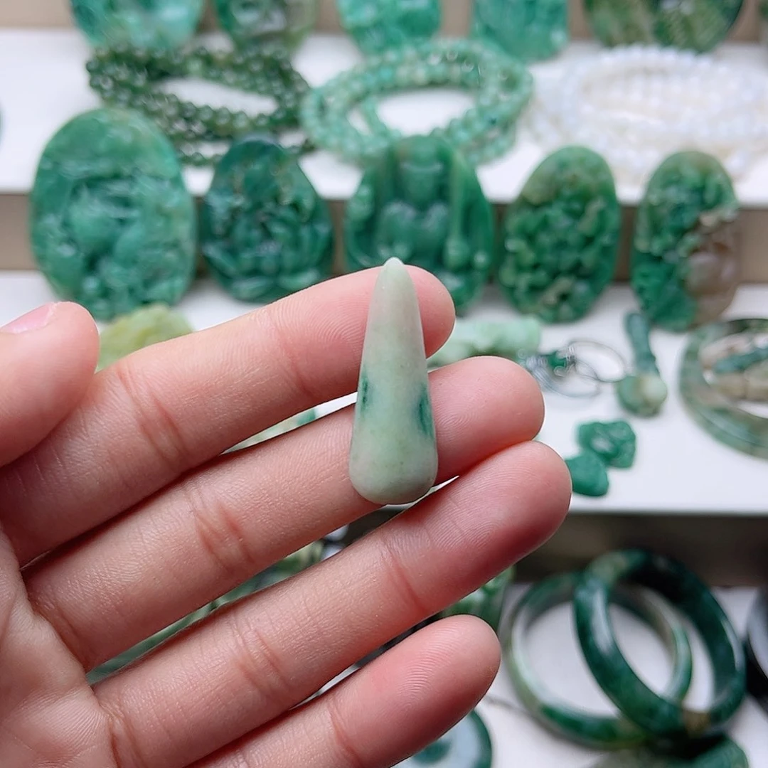 独山玉挂件未镶嵌