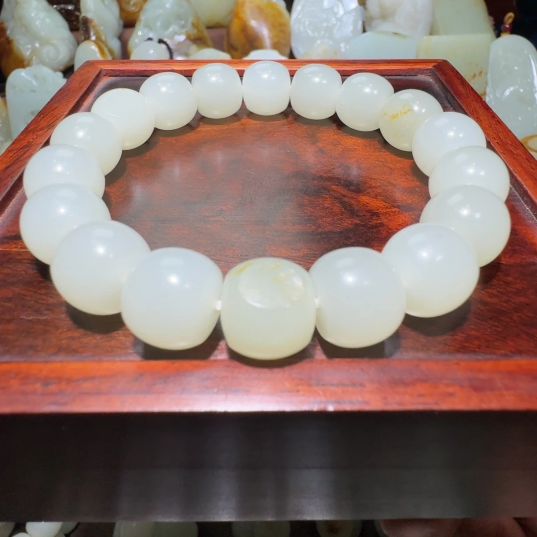 南***哥和田玉未镶嵌手串