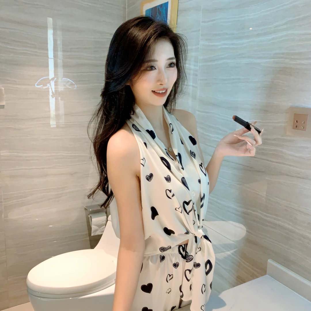 新款冰雪丝爱心甜梦夏季挂脖设计感家居服两件套气质休闲