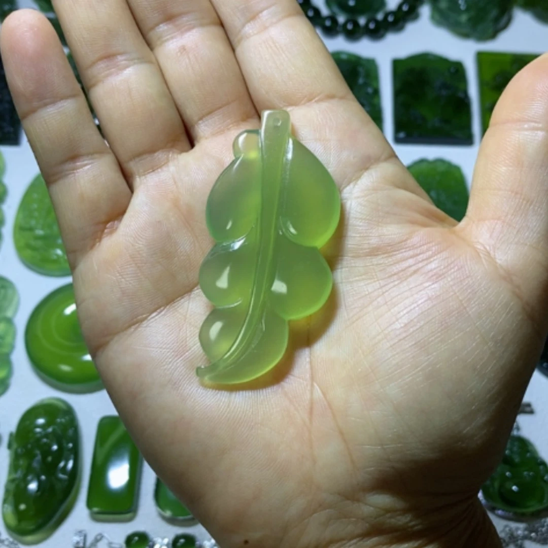 【闪购商品】未镶嵌蛇纹石玉颈饰