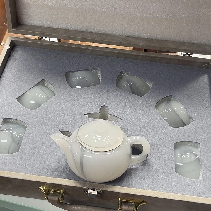 孤品茶具套装等。