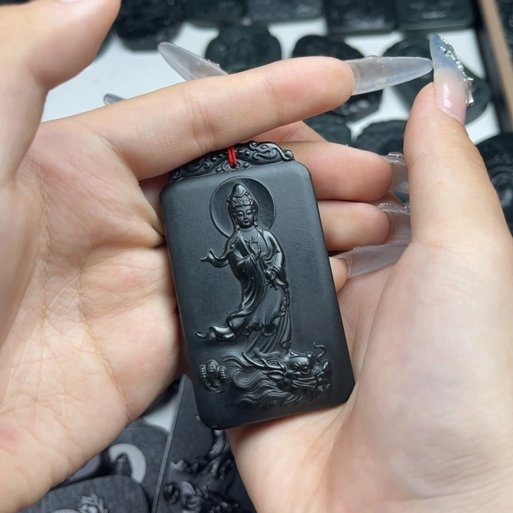 颈饰未镶嵌和田玉疯*＂