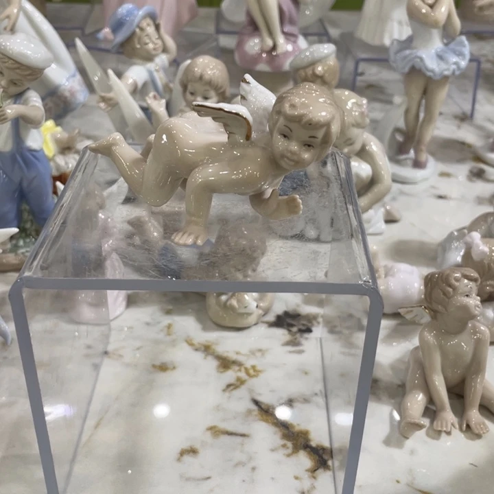 7cm尊匠艺术瓷偶一个