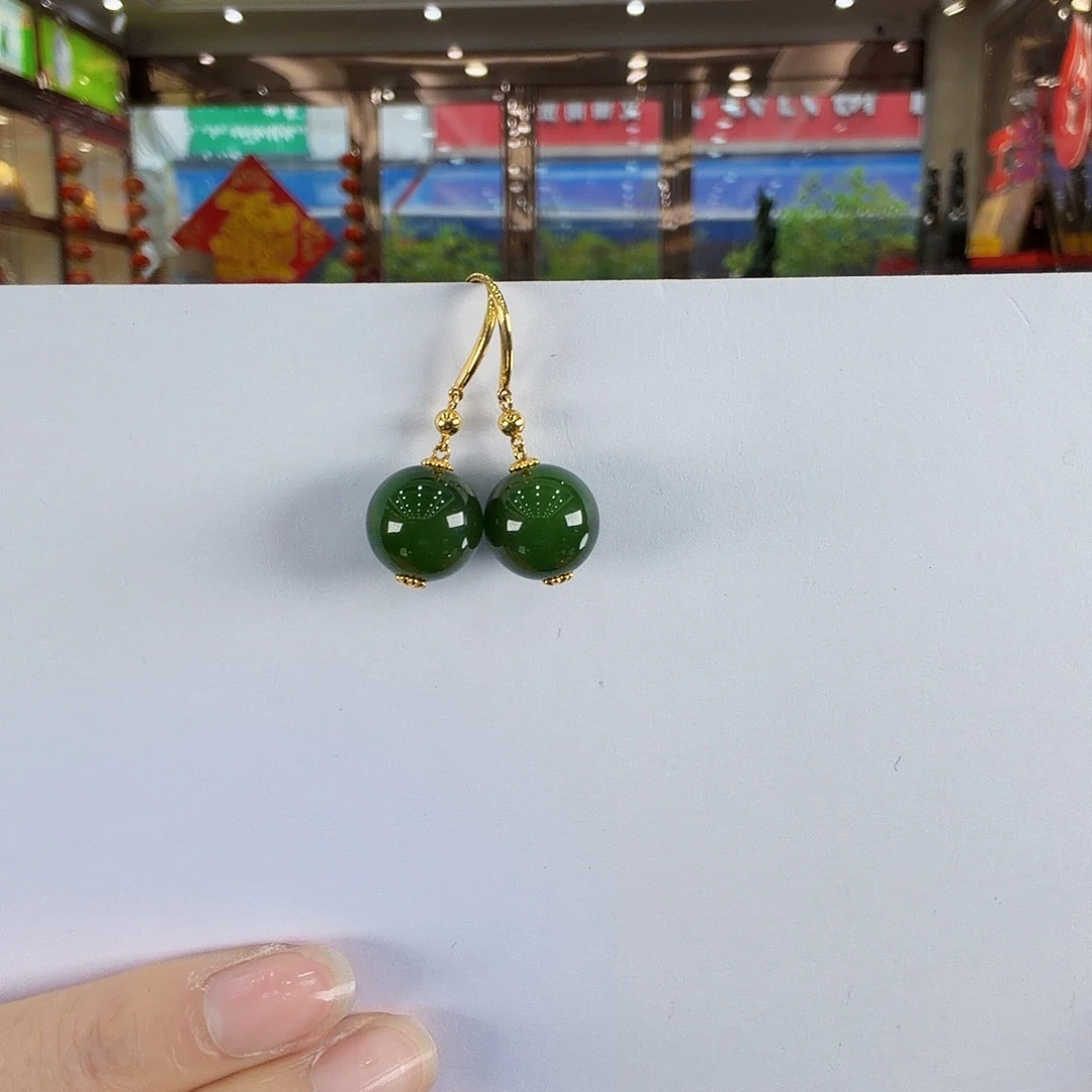 小***子和田玉（碧玉）18K金镶嵌耳饰