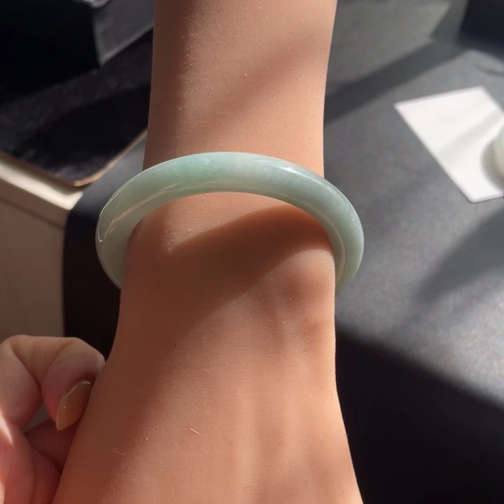 翡翠未镶嵌手镯21