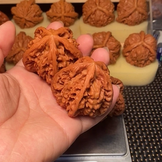蓝***焰吊坠文玩核桃核桃