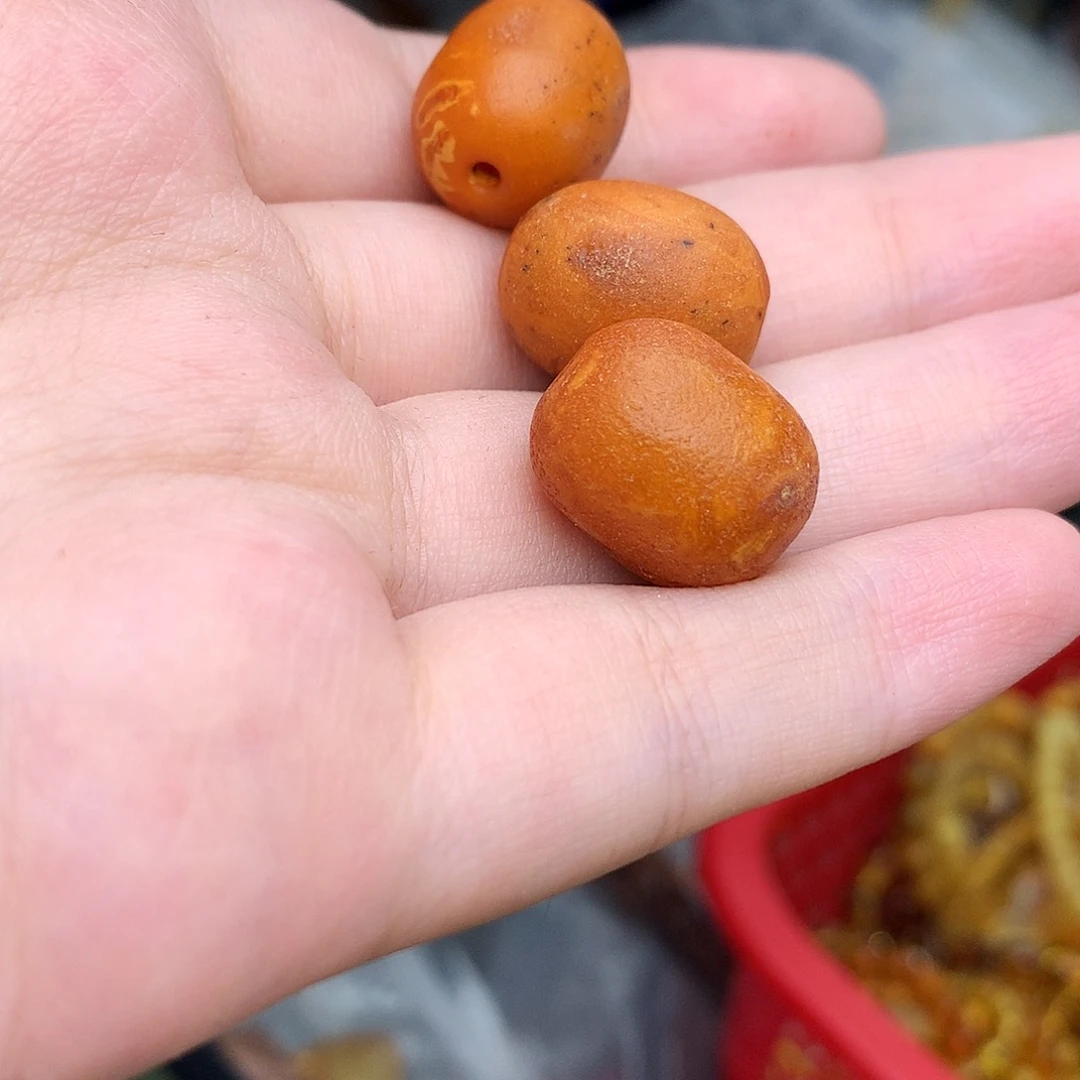 未镶嵌琥珀珠宝奇石