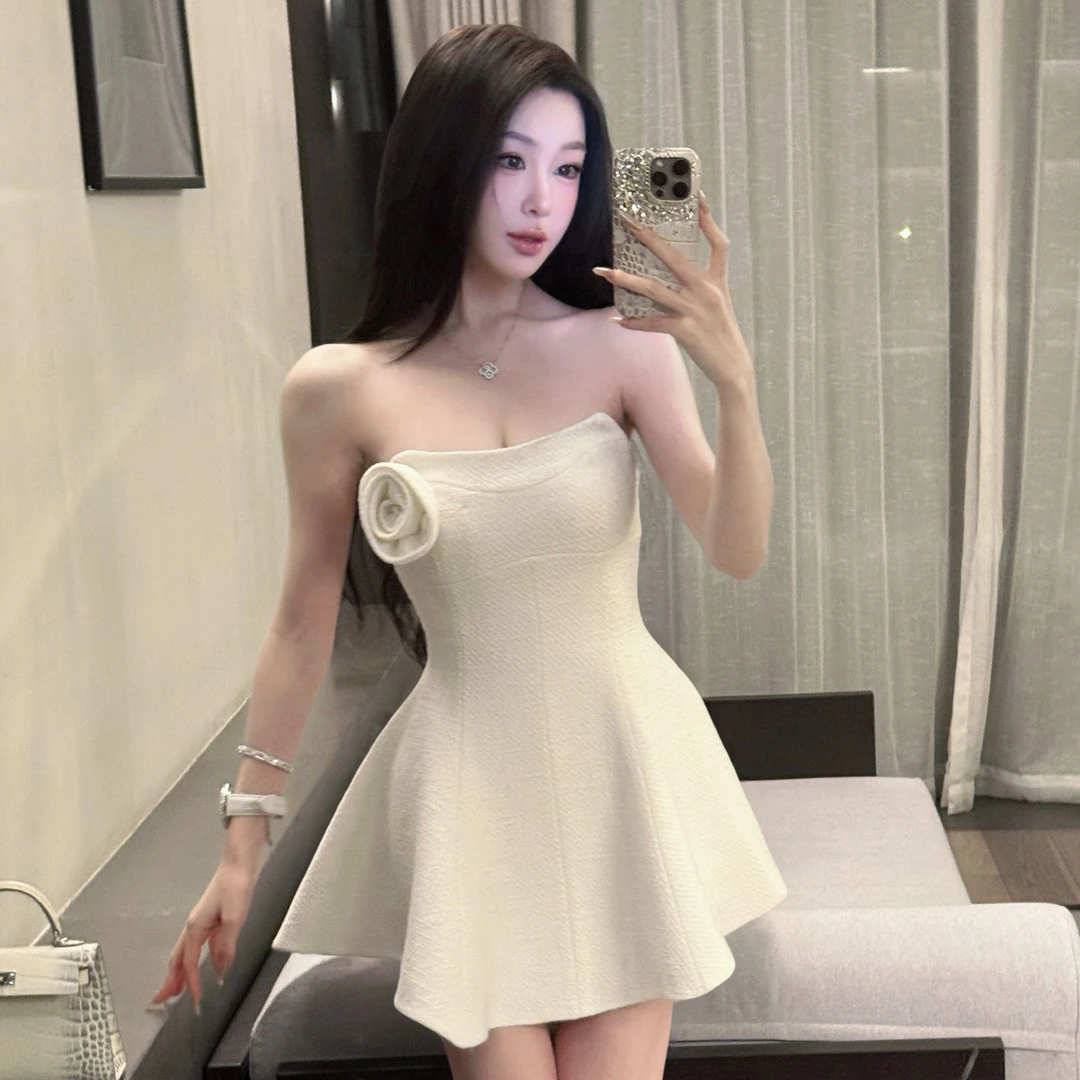 【月下山茶花】温柔知性吊带连衣裙立体花抹胸收腰短裙设计感