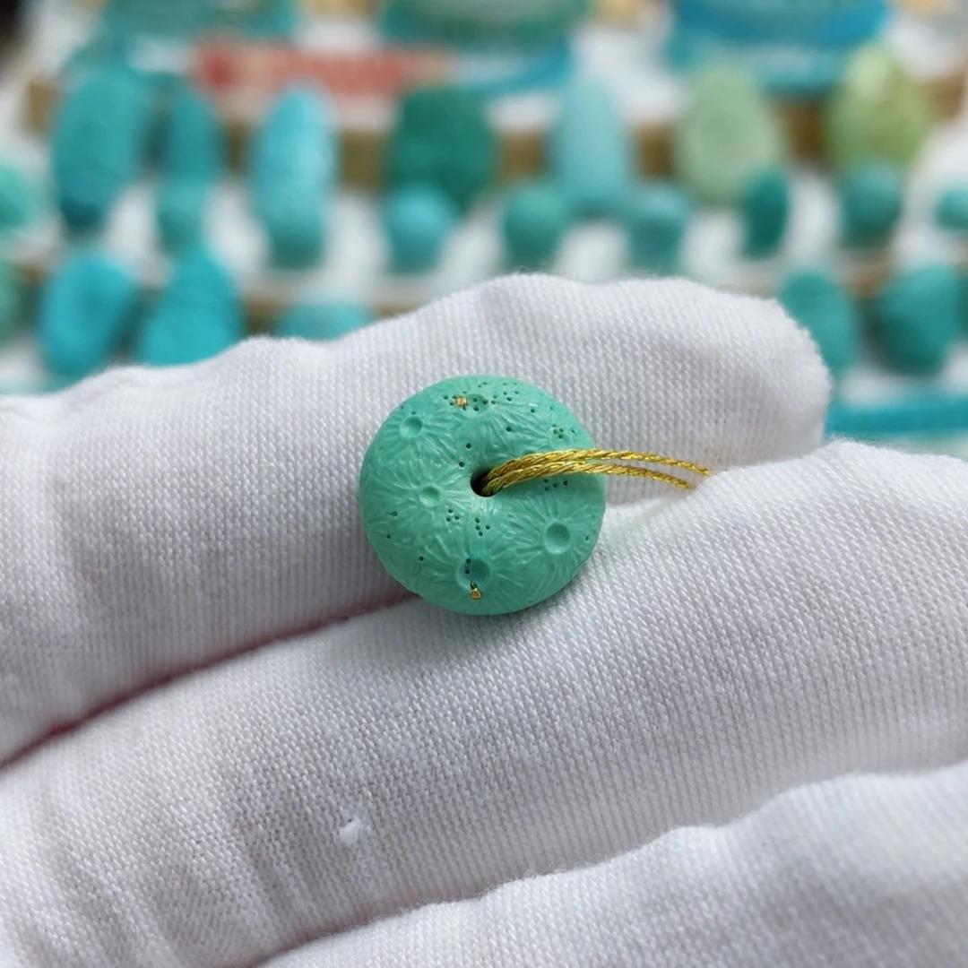 绿松石未镶嵌珠宝奇石