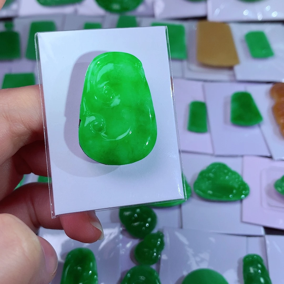 吊坠(赠链)未镶嵌翡翠天然翡翠