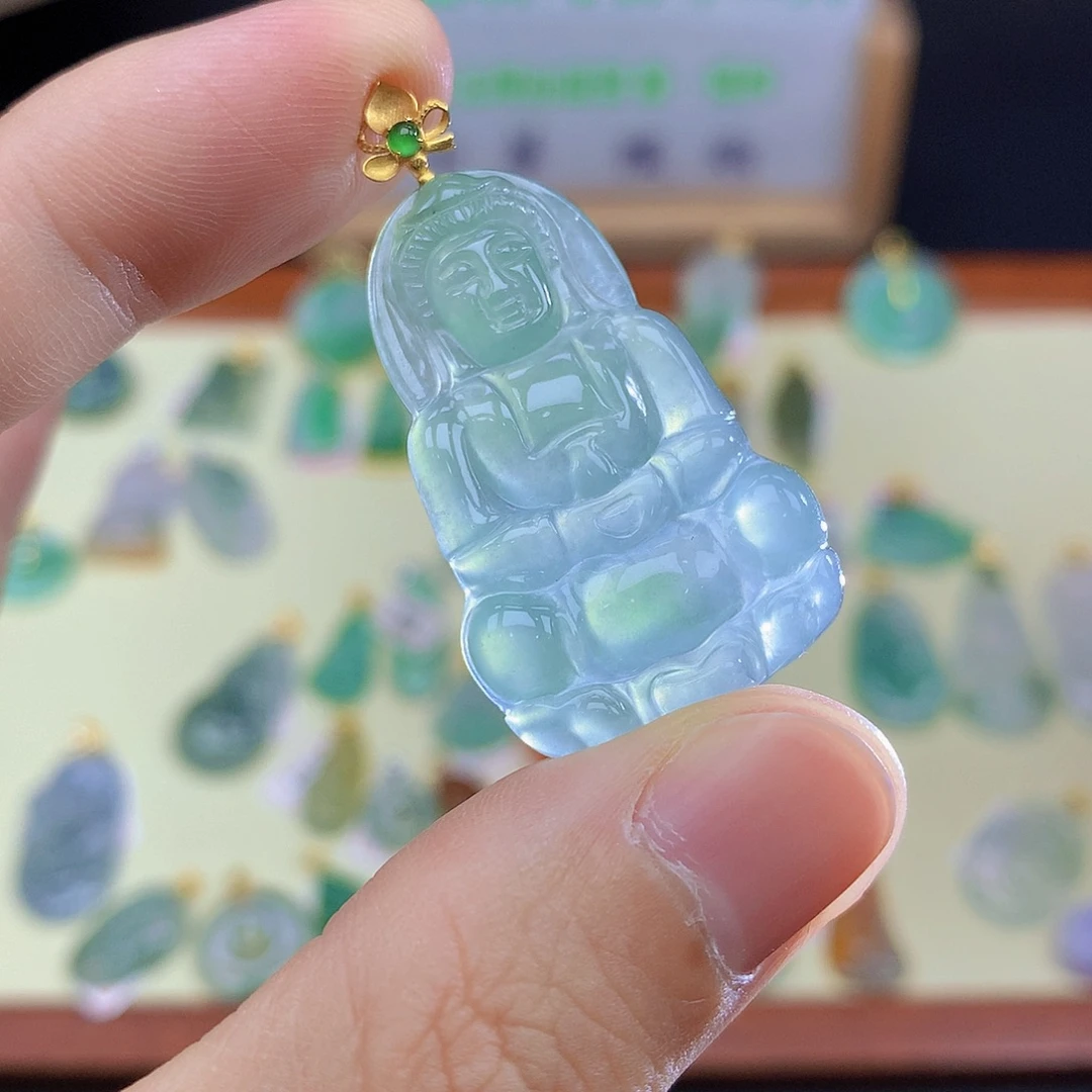 翡翠18K金镶嵌颈饰翡翠