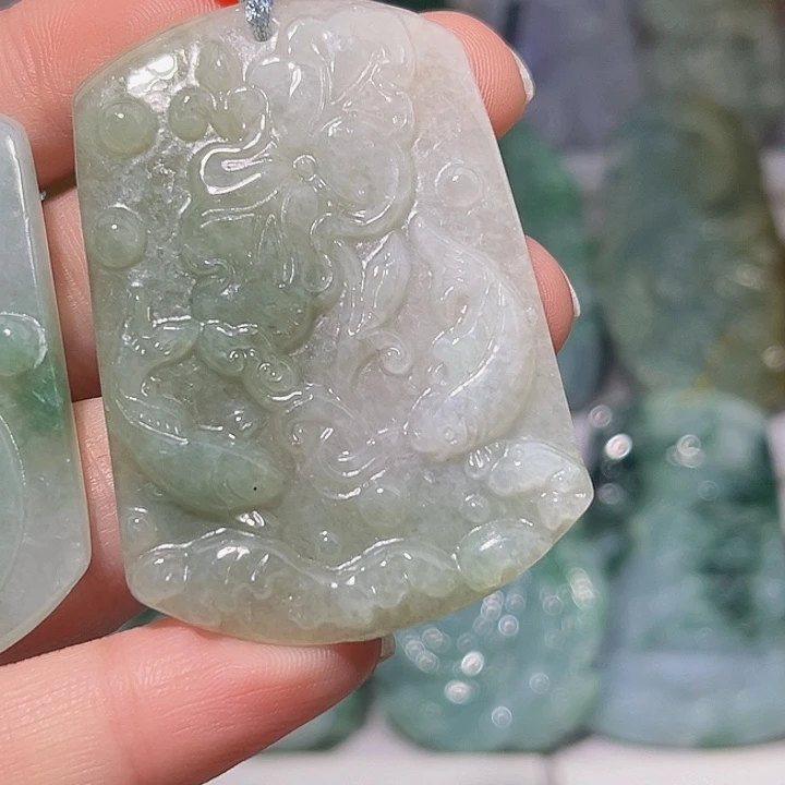 颈饰未镶嵌翡翠挂件