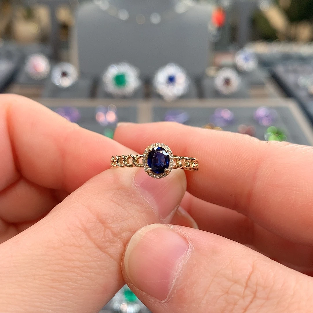 蓝宝石戒指18K金镶嵌