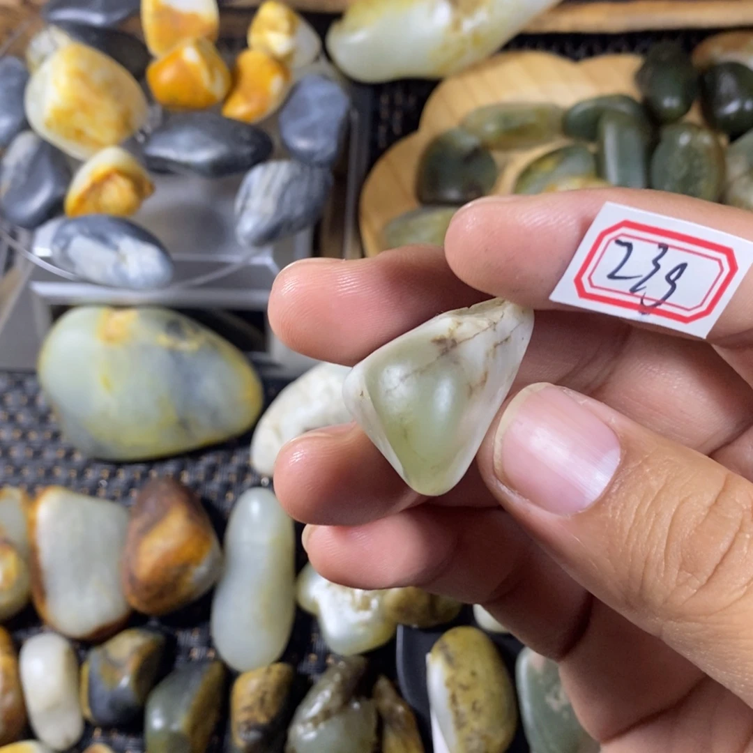 和田玉（糖玉）未镶嵌挂件