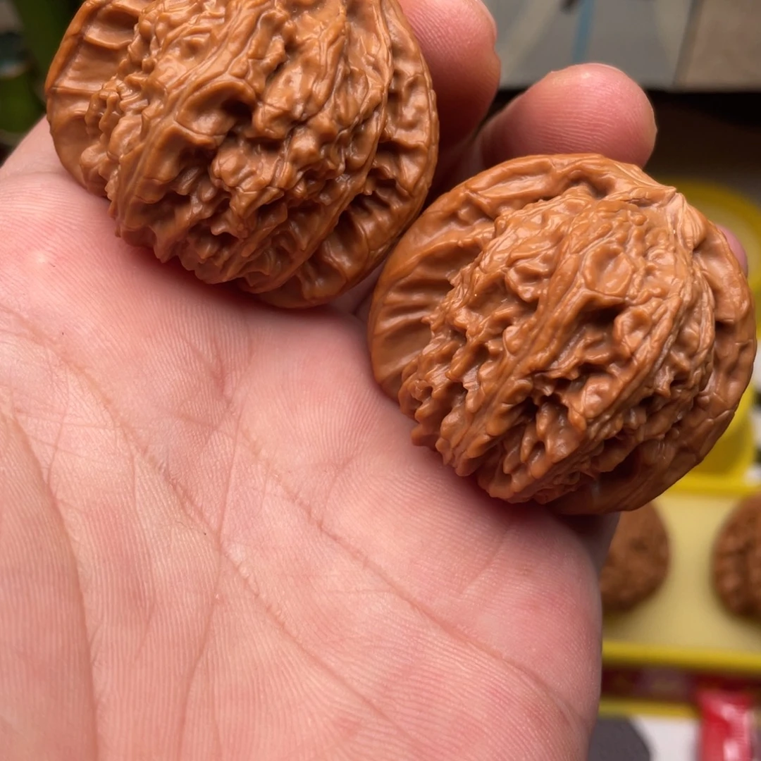 文玩核桃吊坠白狮子41