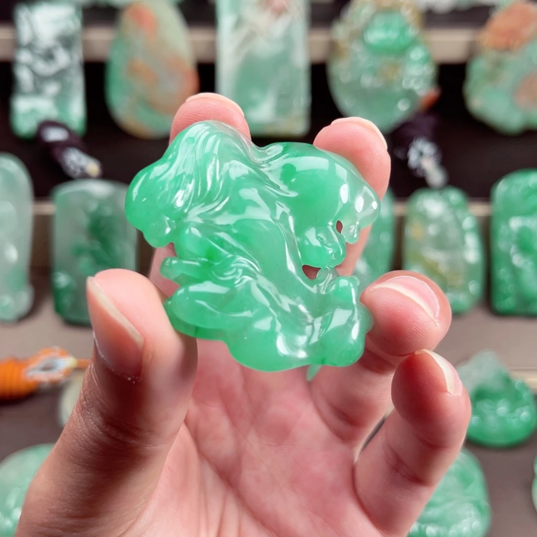 颈饰未镶嵌石英质玉