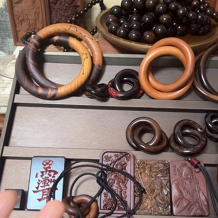 福***馆25内径镶银枣木乾坤圈玉化