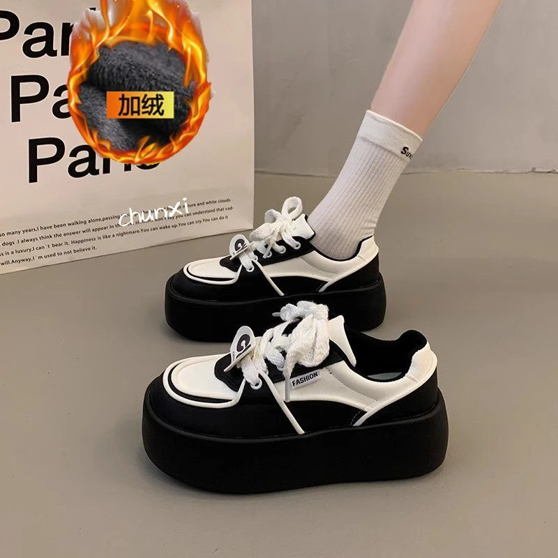 高级感百搭厚底小白鞋女秋冬加绒松糕板鞋2025新款增高运动休闲鞋