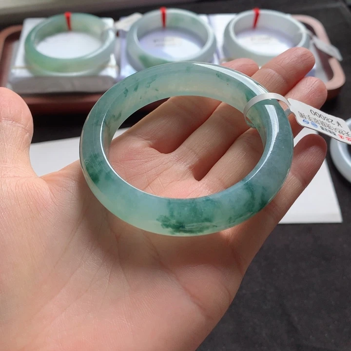 翡翠手镯未镶嵌手镯4