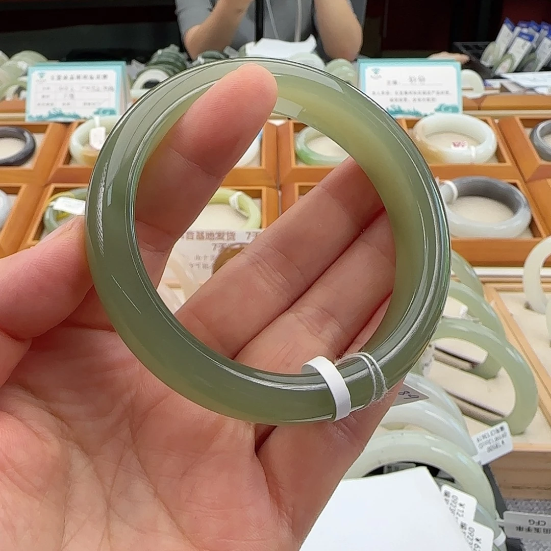 未镶嵌手镯和田玉57.58