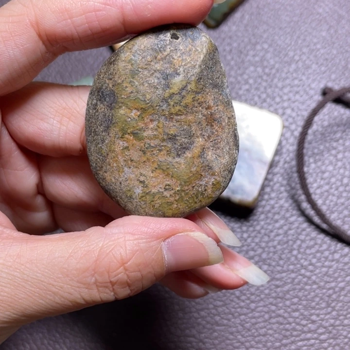 岫岩河磨玉（透闪石质玉）未镶嵌颈饰