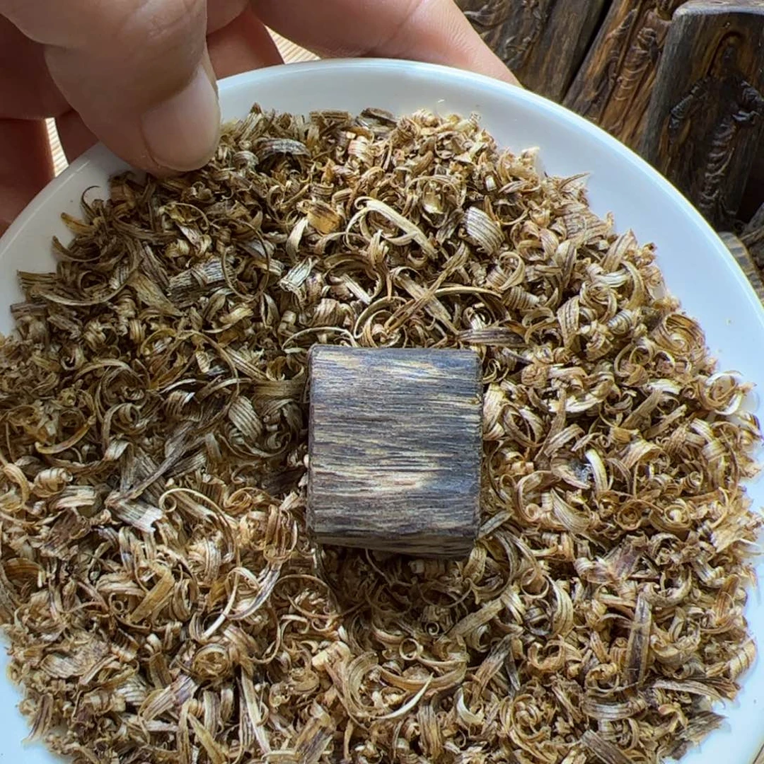 沉香沉香碎屑白棋素牌5.5克