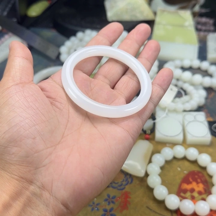 和田玉（糖玉）手镯未镶嵌