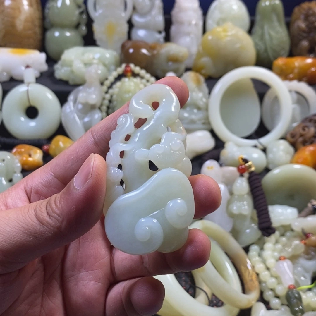 和田玉未镶嵌挂件