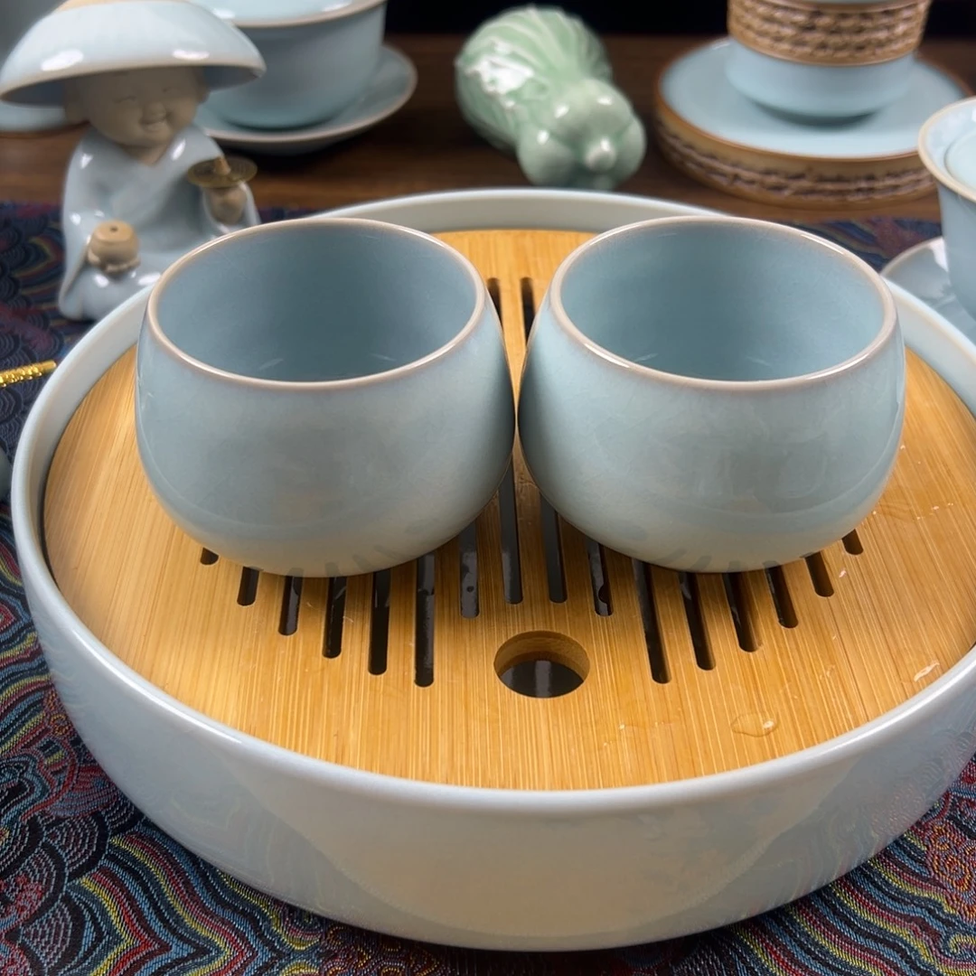 披***1杯子瓷天青釉水的龙蛋杯