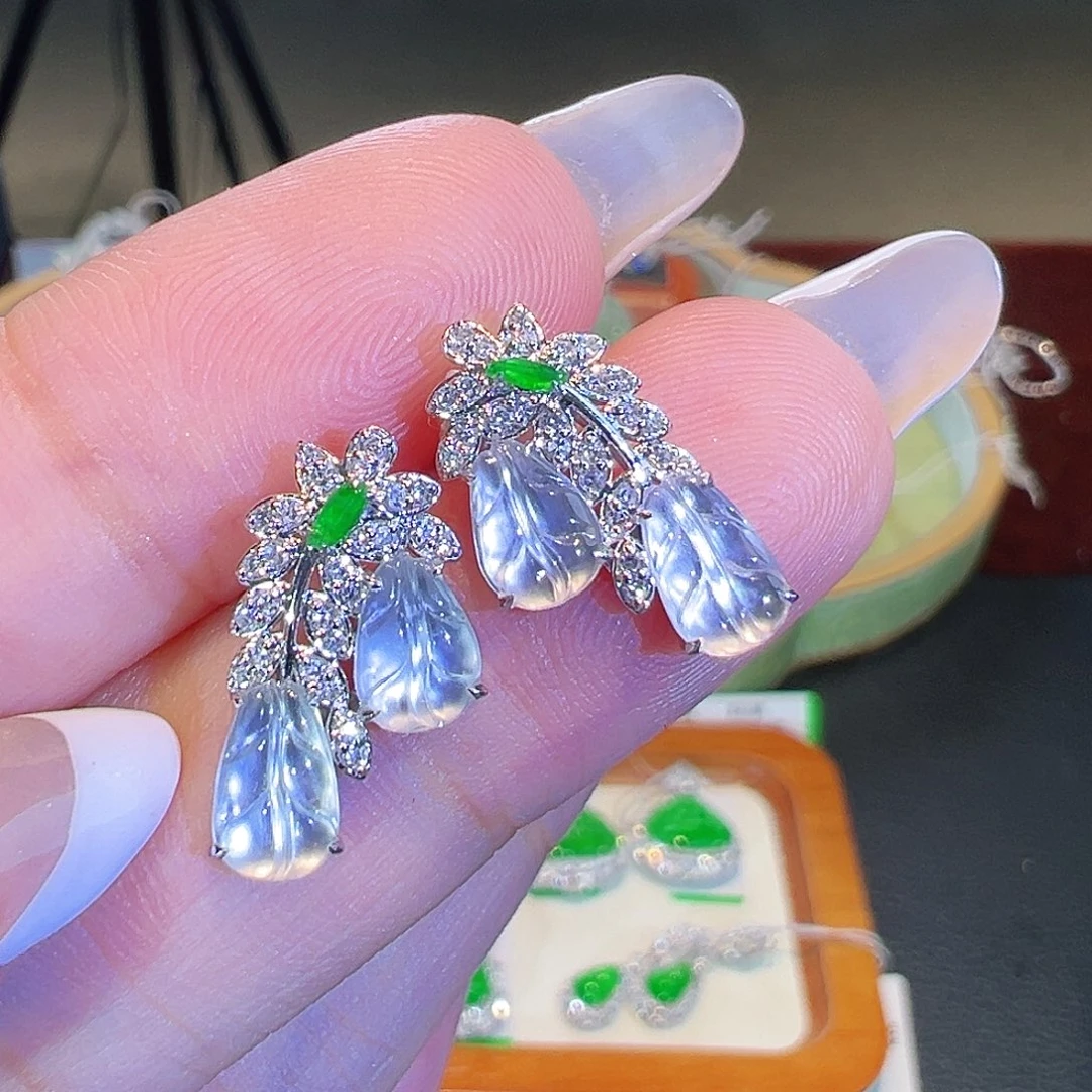 翡翠18K金镶嵌耳钉翡翠