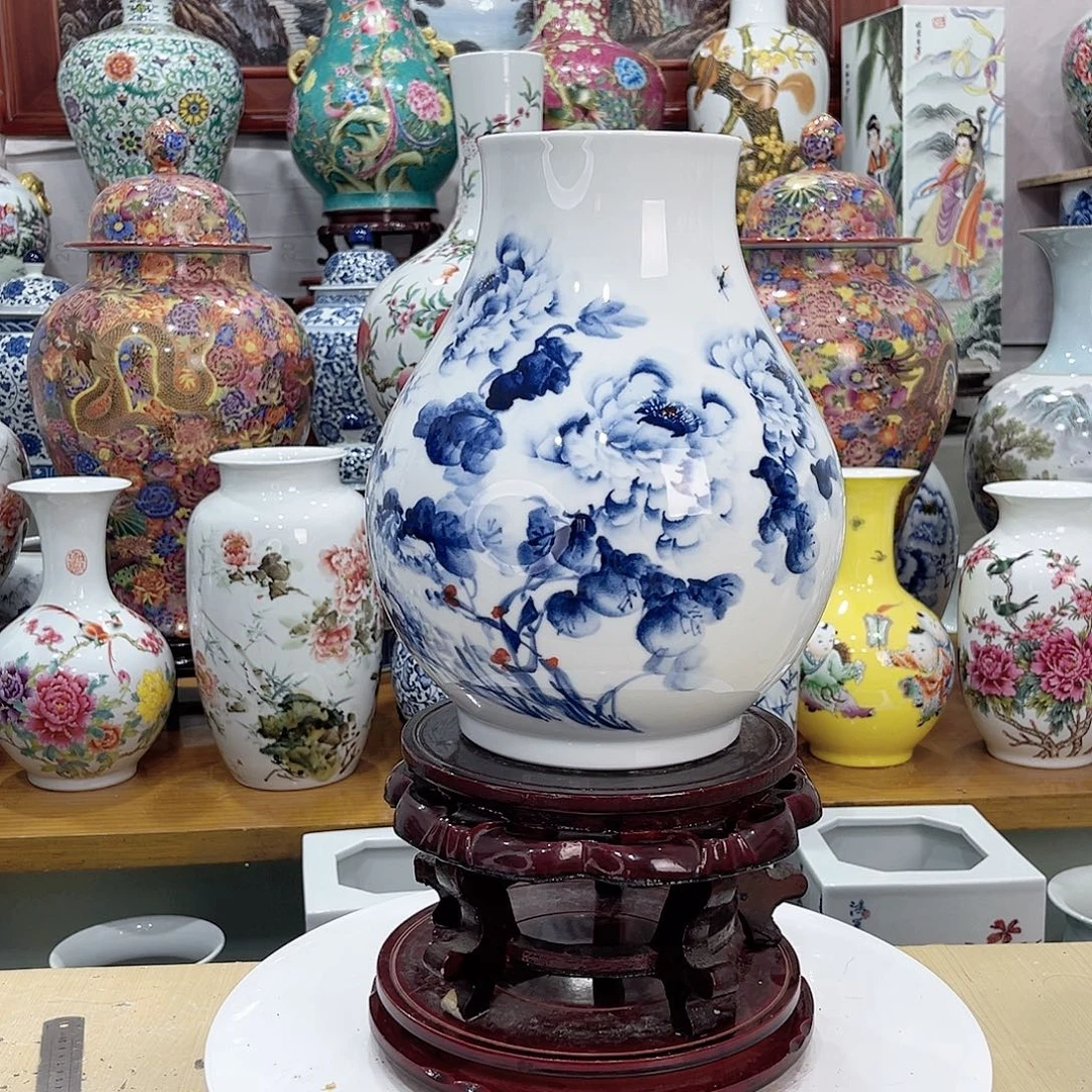 磊***哥摆件景德镇的陶瓷
