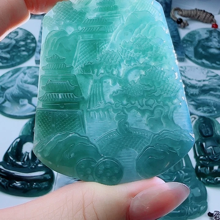 翡翠未镶嵌颈饰  多样性发货天然的A货翡翠