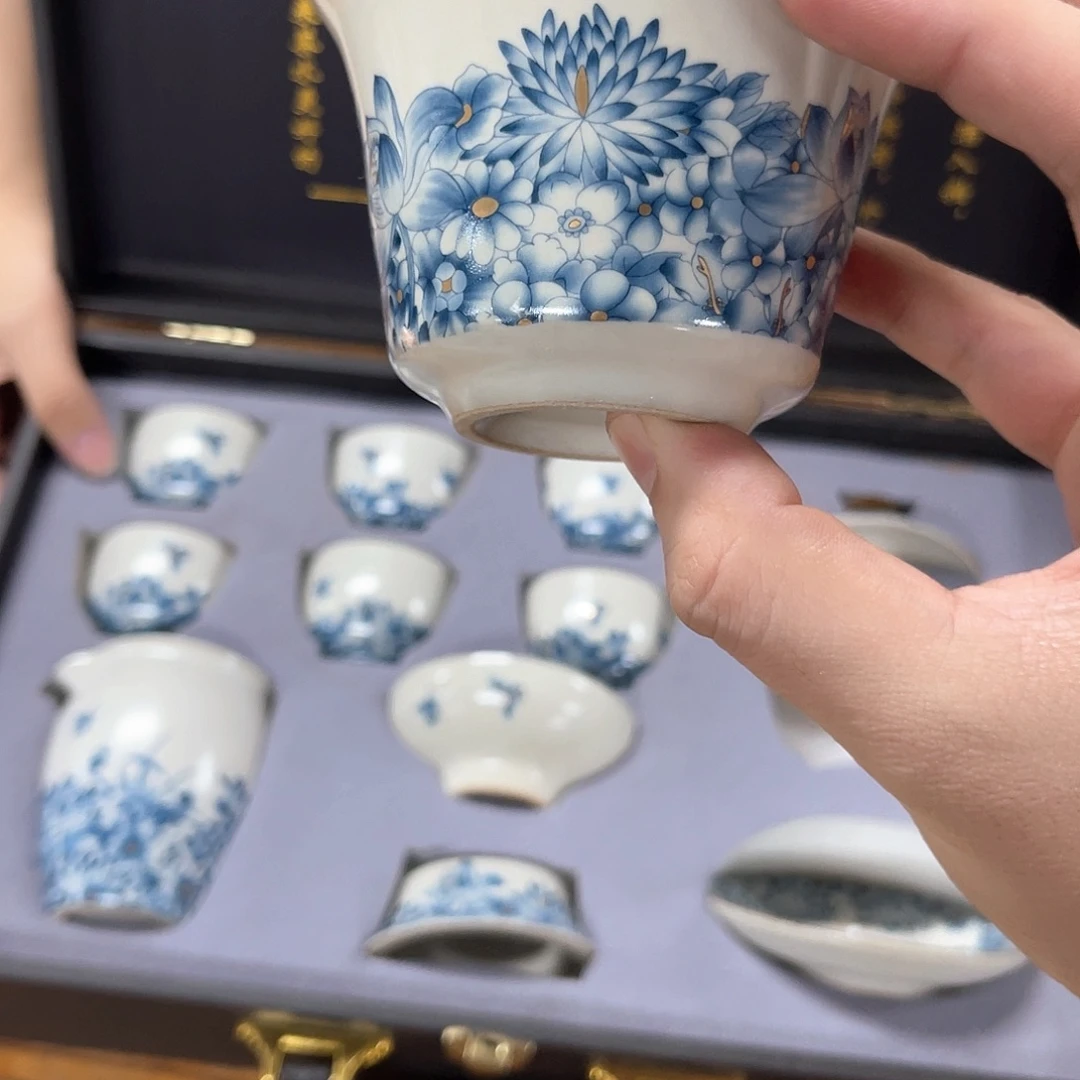孤品茶具套装等。