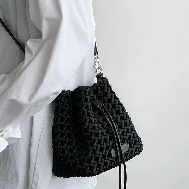 CWIHH&KIMZS小CK桶包包2025新款高级质感小众法国斜挎包女春夏季