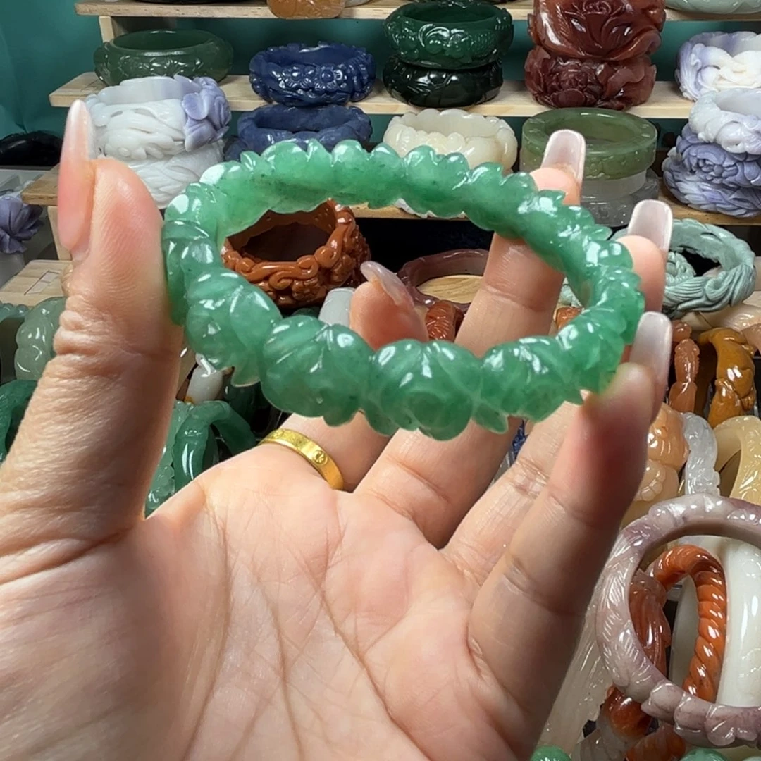 石英质玉未镶嵌纯手工雕刻手镯