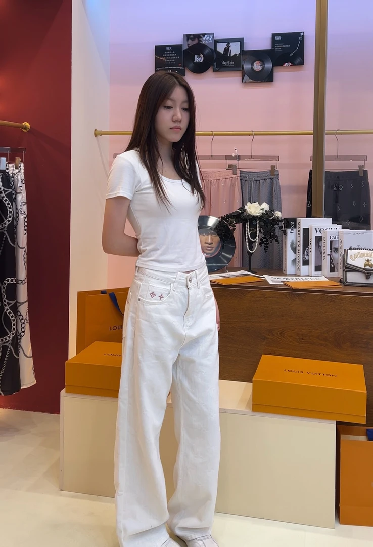 四叶星女士高腰白色牛仔时尚百搭直筒--GY【依梦】