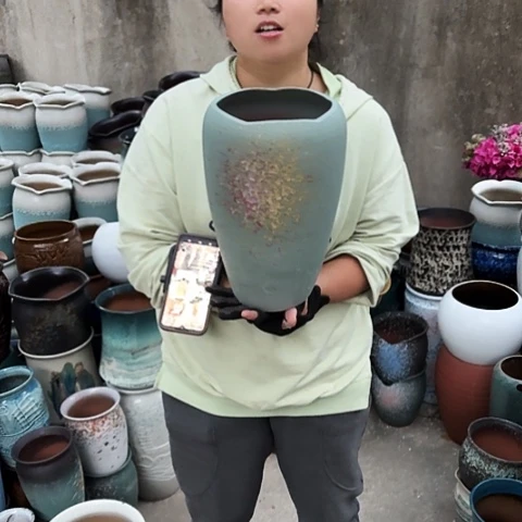 口18高32瑕疵一个盆子。