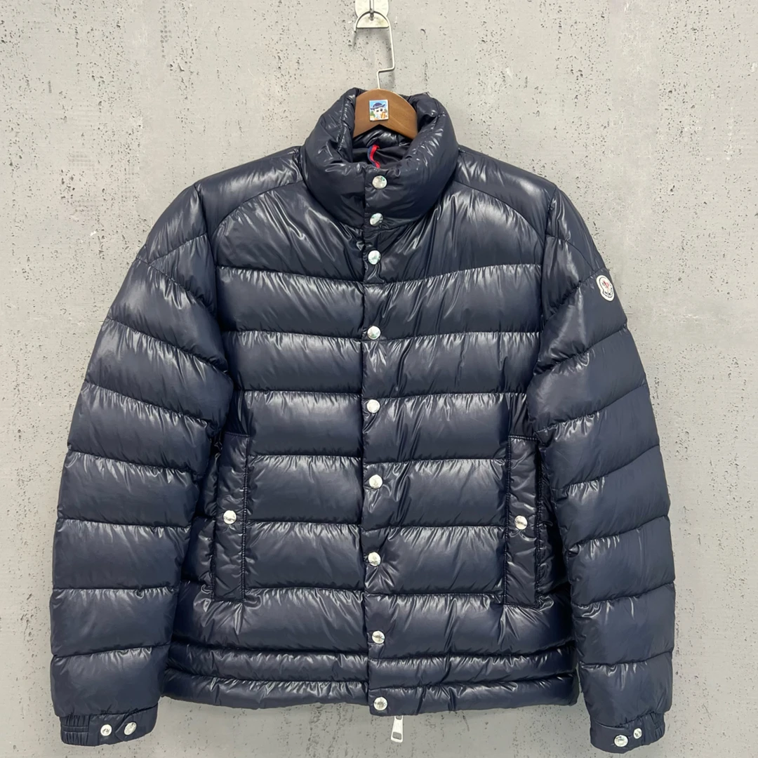 99新 MONCLER moncler蒙口藏青色厚款亮面羽绒服4码