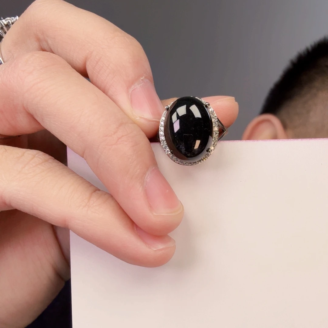 翡翠颈饰未镶嵌一件