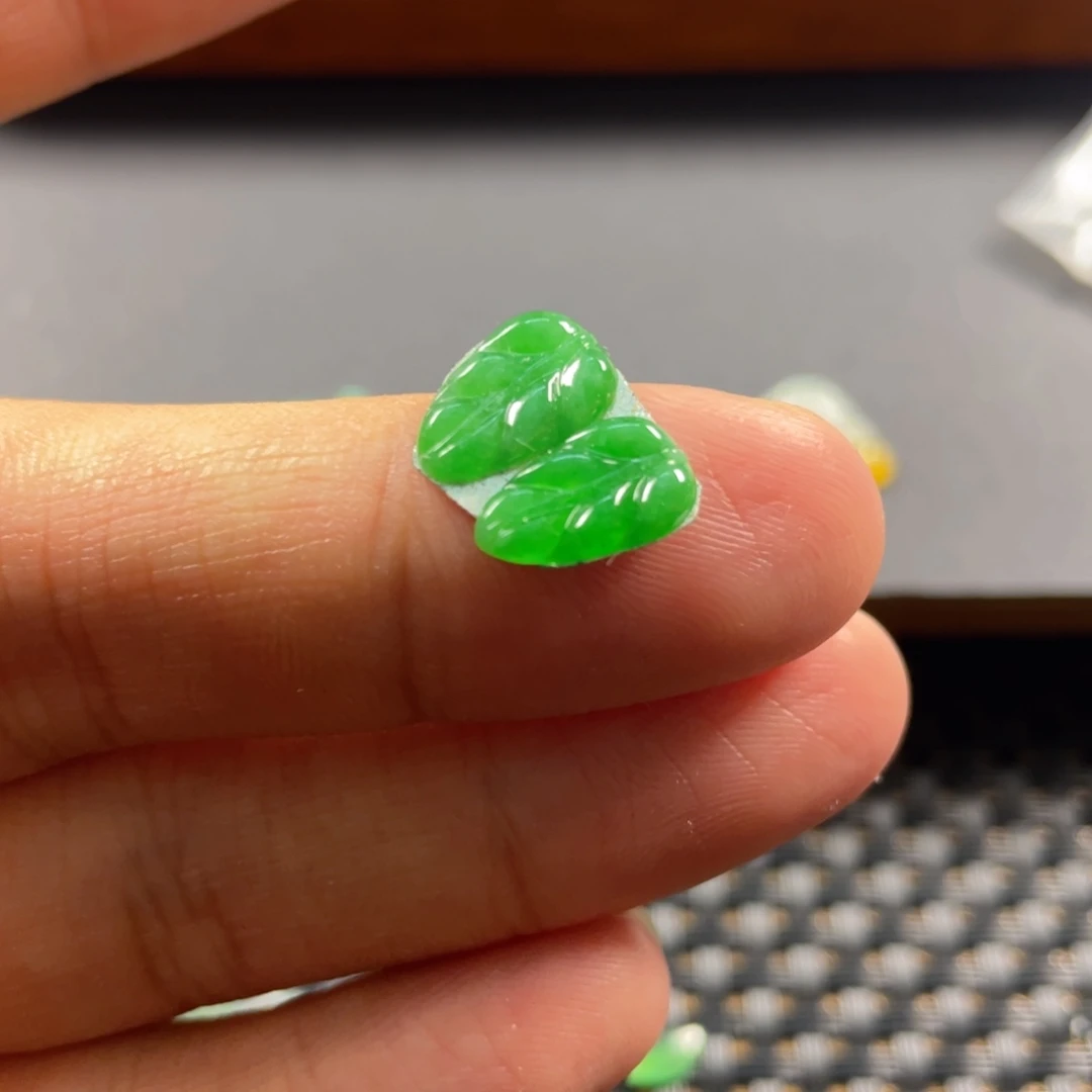 翡翠挂件未镶嵌翡翠