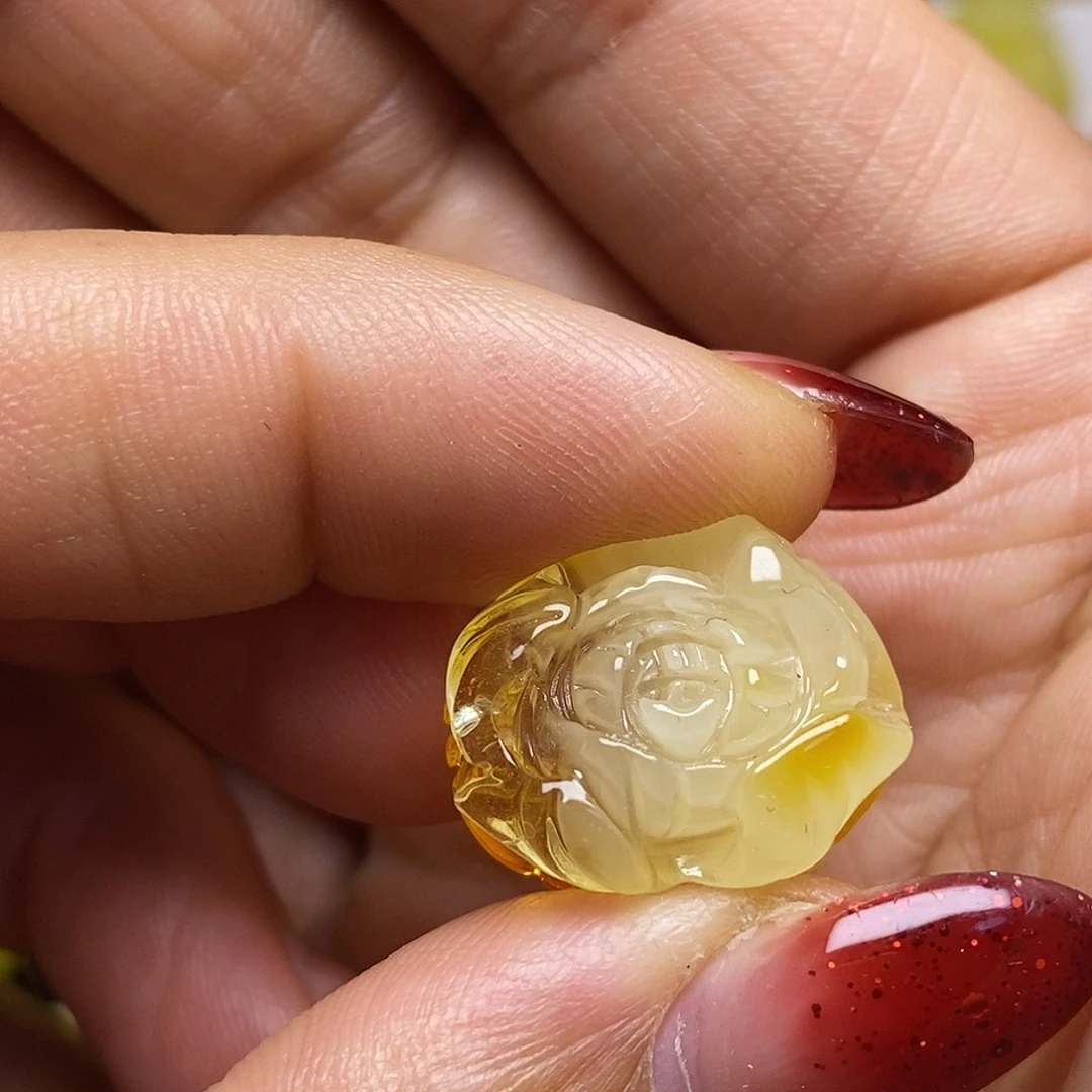 蜜蜡未镶嵌珠宝奇石